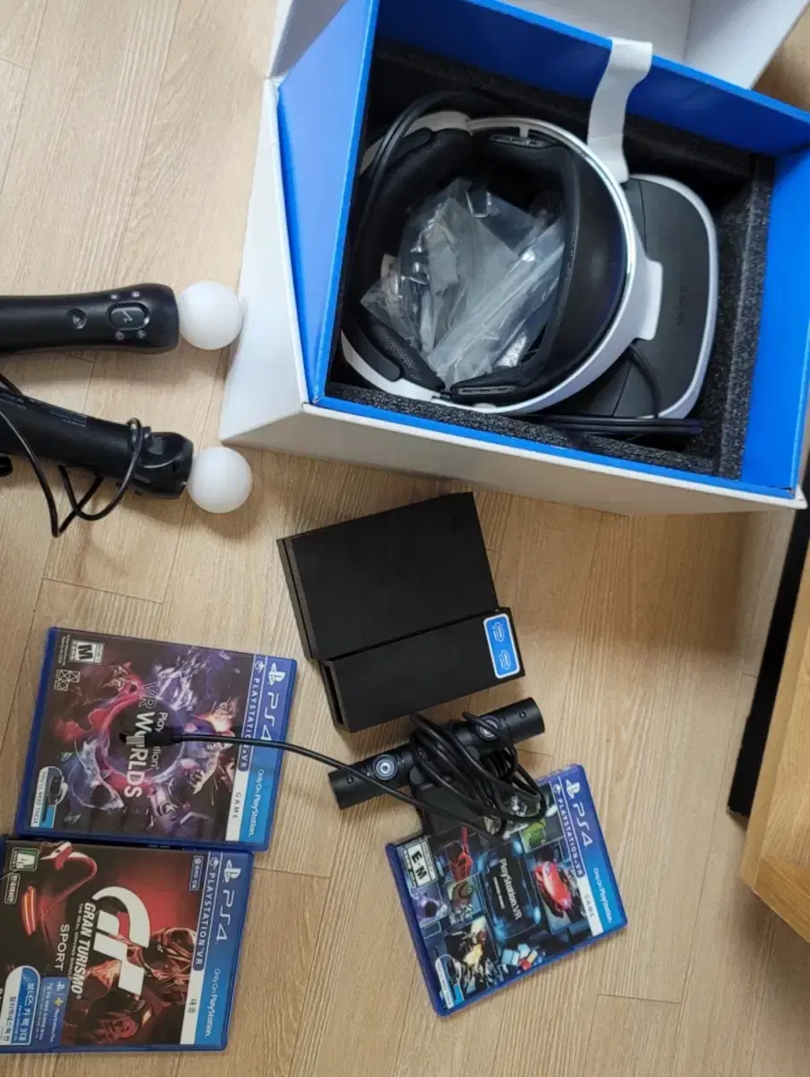 PS4VR1기계+카메라+무브봉) 판매합니다.^^